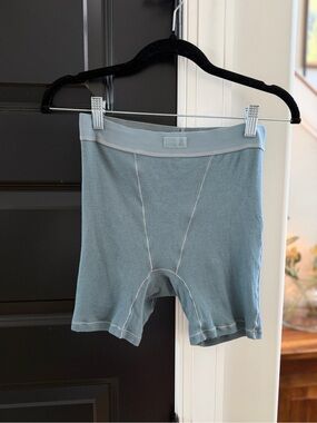 SKIMS short